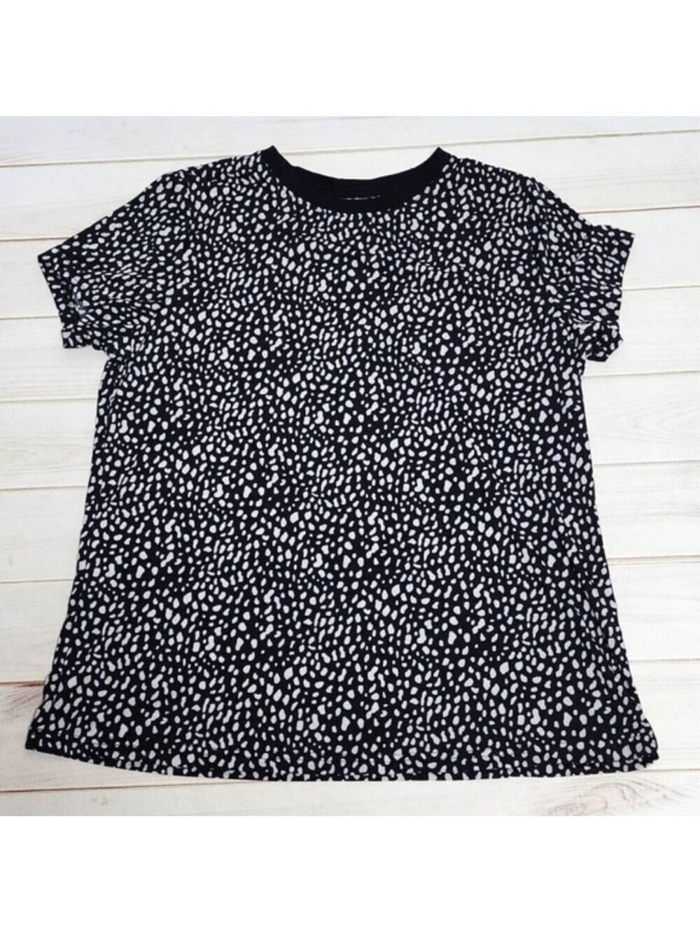 Leopard Print Crew Neck Tee in Black Medium New Without Tags